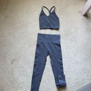 SETactive PEBBLE XS sculptflex leggings & v bra